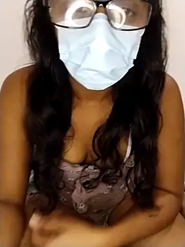 Snapshot of sexybolegirl chatting on February 19, 5:20 pm sexybolegirl online show from February 19, 5:20 pm