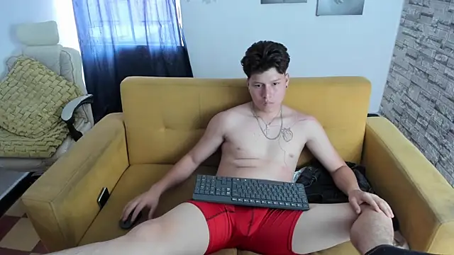 daniel leon online show from April 5, 6:49 pm