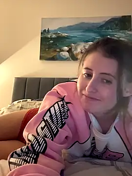 Snapshot of Ivybluexox chatting on November 9, 10:19 pm Ivybluexox online show from November 9, 10:19 pm