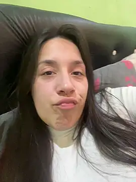 Snapshot of Eve2499 chatting on September 27, 1:32 am Eve2499 online show from September 27, 1:32 am