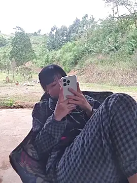 Helen-Tran online show from November 29, 9:23 am