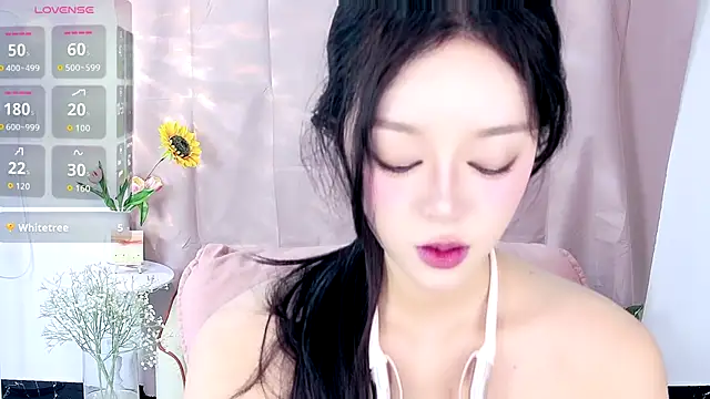 Nelly520 online show from November 24, 6:24 am