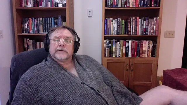 Snapshot of Vinyl22@xh chatting on March 1, 8:44 pm Vinyl22xh online show from March 1, 8:44 pm