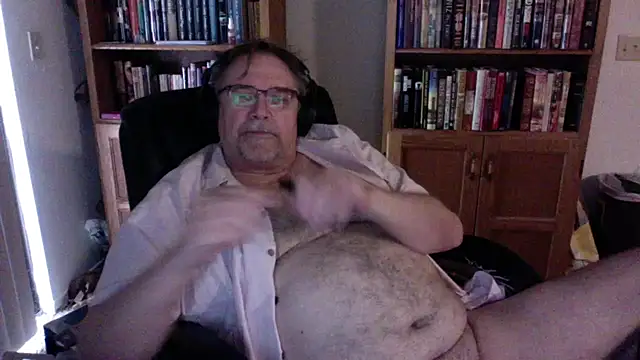 Snapshot of Vinyl22@xh chatting on April 25, 9:12 pm Vinyl22xh online show from April 25, 9:12 pm
