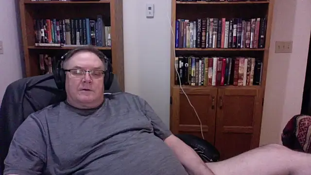 Snapshot of Vinyl22@xh chatting on June 1, 5:42 am Vinyl22xh online show from June 1, 5:42 am