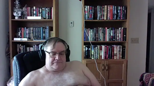 Snapshot of Vinyl22@xh chatting on June 27, 8:36 pm Vinyl22xh online show from June 27, 8:36 pm