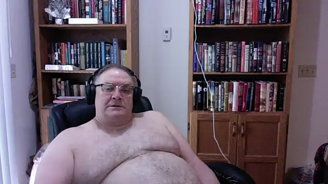 Snapshot of Vinyl22@xh chatting on July 4, 8:04 pm Vinyl22xh online show from July 4, 8:04 pm