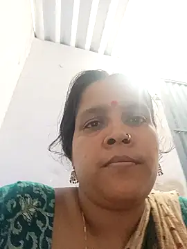 Snapshot of reya743 chatting on October 7, 8:33 am reya743 online show from October 7, 8:33 am