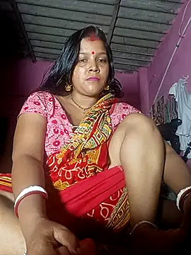 Snapshot of reya743 chatting on November 1, 11:18 pm reya743 online show from November 1, 11:18 pm