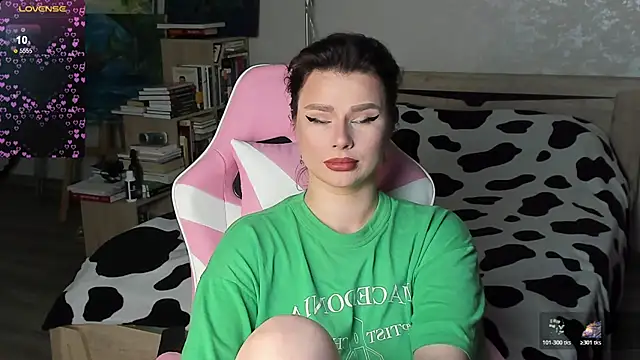 Snapshot of bbJ_one chatting on June 26, 9:19 pm bbJ one online show from June 26, 9:19 pm