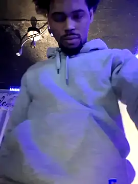 Snapshot of Painstickwes chatting on February 10, 12:04 am Painstickwes online show from February 10, 12:04 am