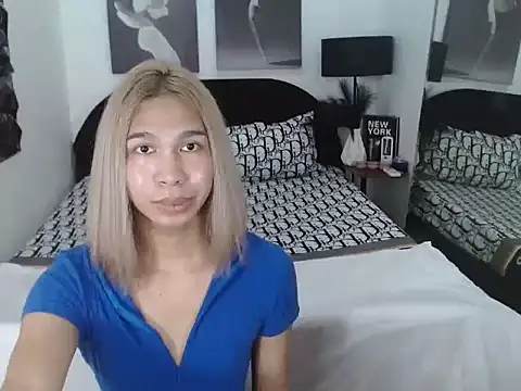 Yuriidelaveigne online show from October 4, 6:00 am