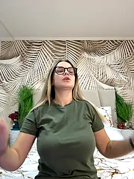 KellyHayden online show from October 17, 10:29 am
