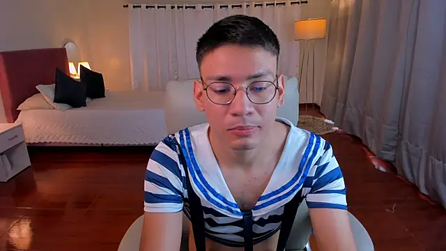 Snapshot of marcuswildx chatting on October 18, 11:44 am marcuswildx online show from October 18, 11:44 am