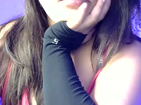 Snapshot of Aaliya02 chatting on April 4, 11:40 am Aaliya02 online show from April 4, 11:40 am
