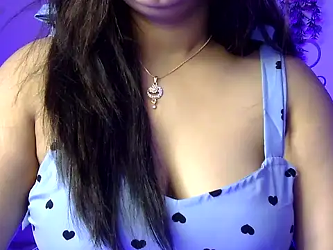 Snapshot of Aaliya02 chatting on April 9, 3:17 am Aaliya02 online show from April 9, 3:17 am