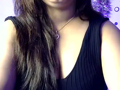 Snapshot of Aaliya02 chatting on May 7, 3:06 pm Aaliya02 online show from May 7, 3:06 pm