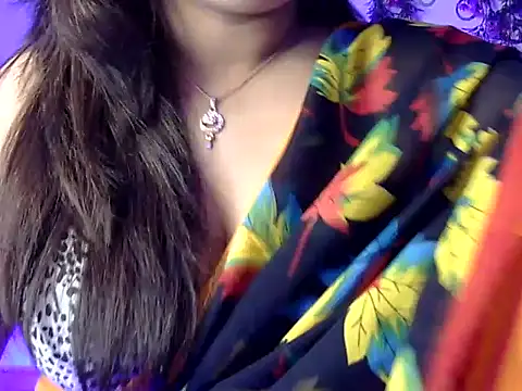 Snapshot of Aaliya02 chatting on May 8, 12:43 pm Aaliya02 online show from May 8, 12:43 pm
