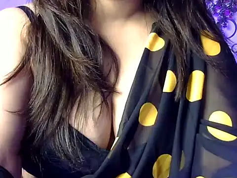 Snapshot of Aaliya02 chatting on May 24, 10:53 am Aaliya02 online show from May 24, 10:53 am