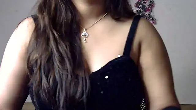 Snapshot of Aaliya02 chatting on June 18, 10:41 am Aaliya02 online show from June 18, 10:41 am