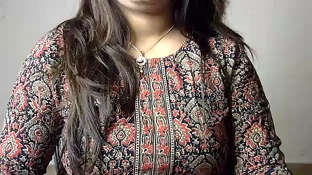 Snapshot of Aaliya02 chatting on June 21, 3:31 am Aaliya02 online show from June 21, 3:31 am