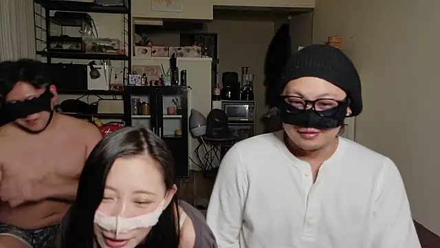 Snapshot of shun_ch chatting on May 7, 2:00 pm shun ch online show from May 7, 2:00 pm