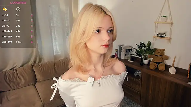 LaureMestler online show from March 16, 8:29 am