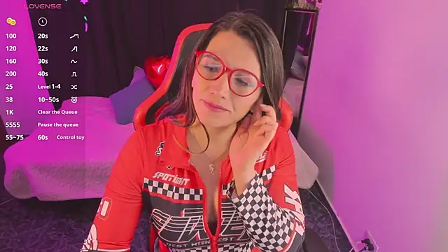 Snapshot of Hanna_MA chatting on April 24, 5:04 pm Hanna MA online show from April 24, 5:04 pm