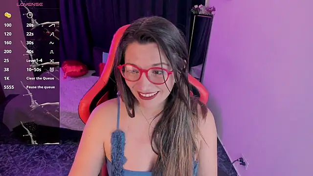 Snapshot of Hanna_MA chatting on May 22, 6:35 pm Hanna MA online show from May 22, 6:35 pm