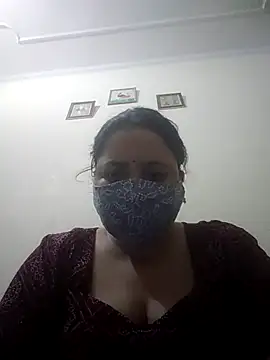 Snapshot of Cute-Purva chatting on October 31, 4:35 am Cute-Purva online show from October 31, 4:35 am