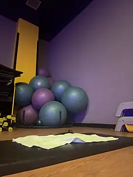 Anavalle online show from April 16, 6:52 pm