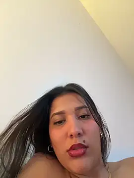 IsabellaJoness  online show from February 14, 8:49 pm