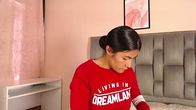 Ayiilyn01 online show from October 3, 8:17 pm