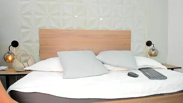 ValeryTrans  online show from April 13, 6:24 pm