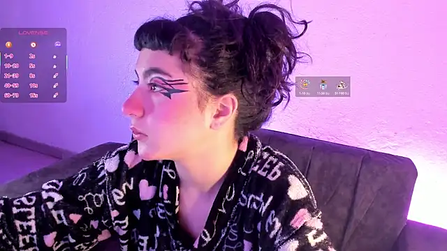 kitty  chs online show from October 30, 12:39 pm