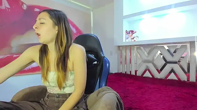 lala clark online show from October 2, 12:01 pm