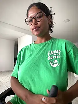 miiabrown18 online show from November 13, 4:06 pm