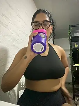 miiabrown18 online show from April 17, 12:02 am