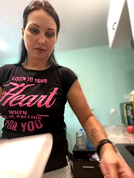 Snapshot of mood_berry chatting on September 25, 8:07 am mood berry online show from September 25, 8:07 am