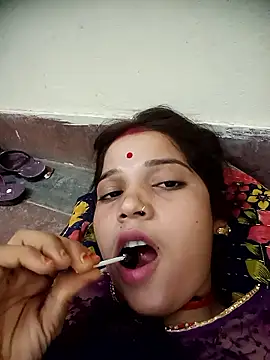 Snapshot of Mahek_love143 chatting on May 24, 4:12 pm Mahek love143 online show from May 24, 4:12 pm