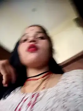 Snapshot of Mahek_love143 chatting on May 30, 3:58 am Mahek love143 online show from May 30, 3:58 am