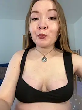 Amalie Smith online show from May 25, 7:36 am