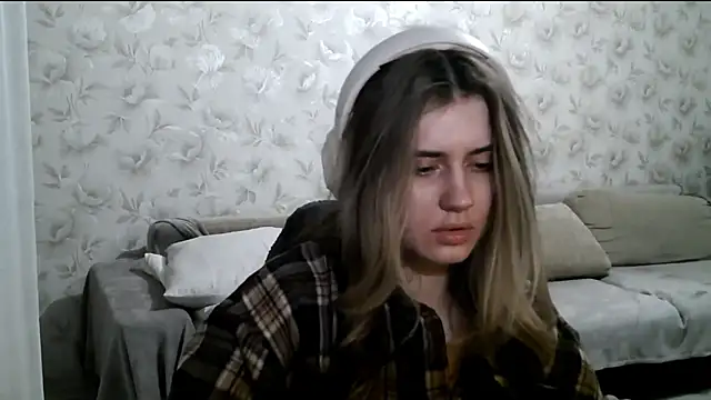 Snapshot of JerrieLoosle chatting on October 12, 3:55 pm JerrieLoosle online show from October 12, 3:55 pm