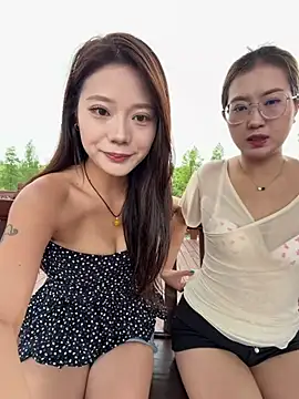 Snapshot of redrose520 chatting on June 20, 7:55 am redrose520 online show from June 20, 7:55 am