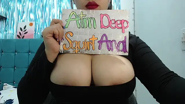 Snapshot of Emilyfire_69 chatting on June 3, 1:14 pm Emilyfire 69 online show from June 3, 1:14 pm