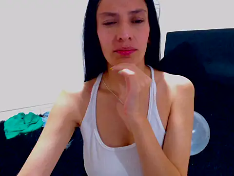 EmmaValmor online show from May 31, 3:36 am