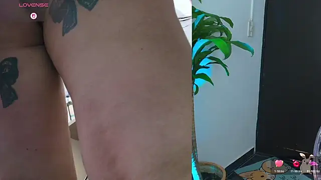 Snapshot of Hinata_21_ chatting on October 18, 5:35 pm Hinata 21  online show from October 18, 5:35 pm