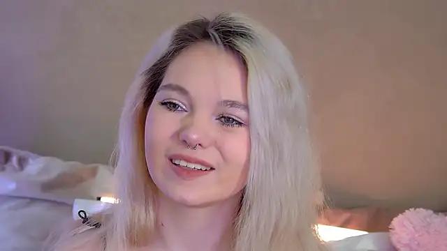Snapshot of AnnaDelon chatting on October 16, 5:08 am AnnaDelon online show from October 16, 5:08 am