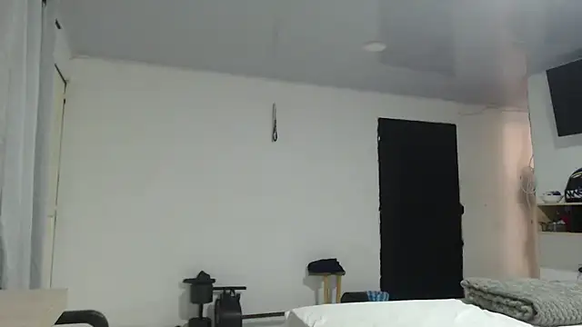 Snapshot of LittleCheerry69 chatting on April 24, 3:14 pm LittleCheerry69 online show from April 24, 3:14 pm