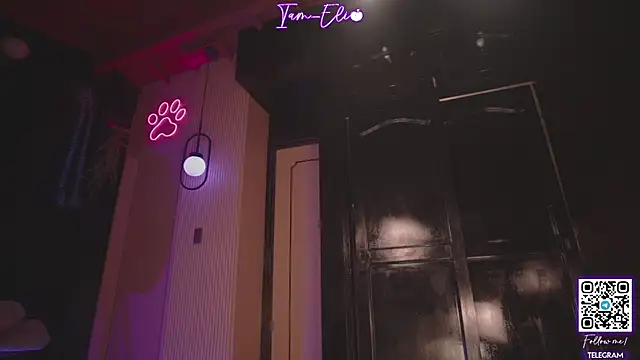 Iam elii1 online show from April 14, 11:44 pm